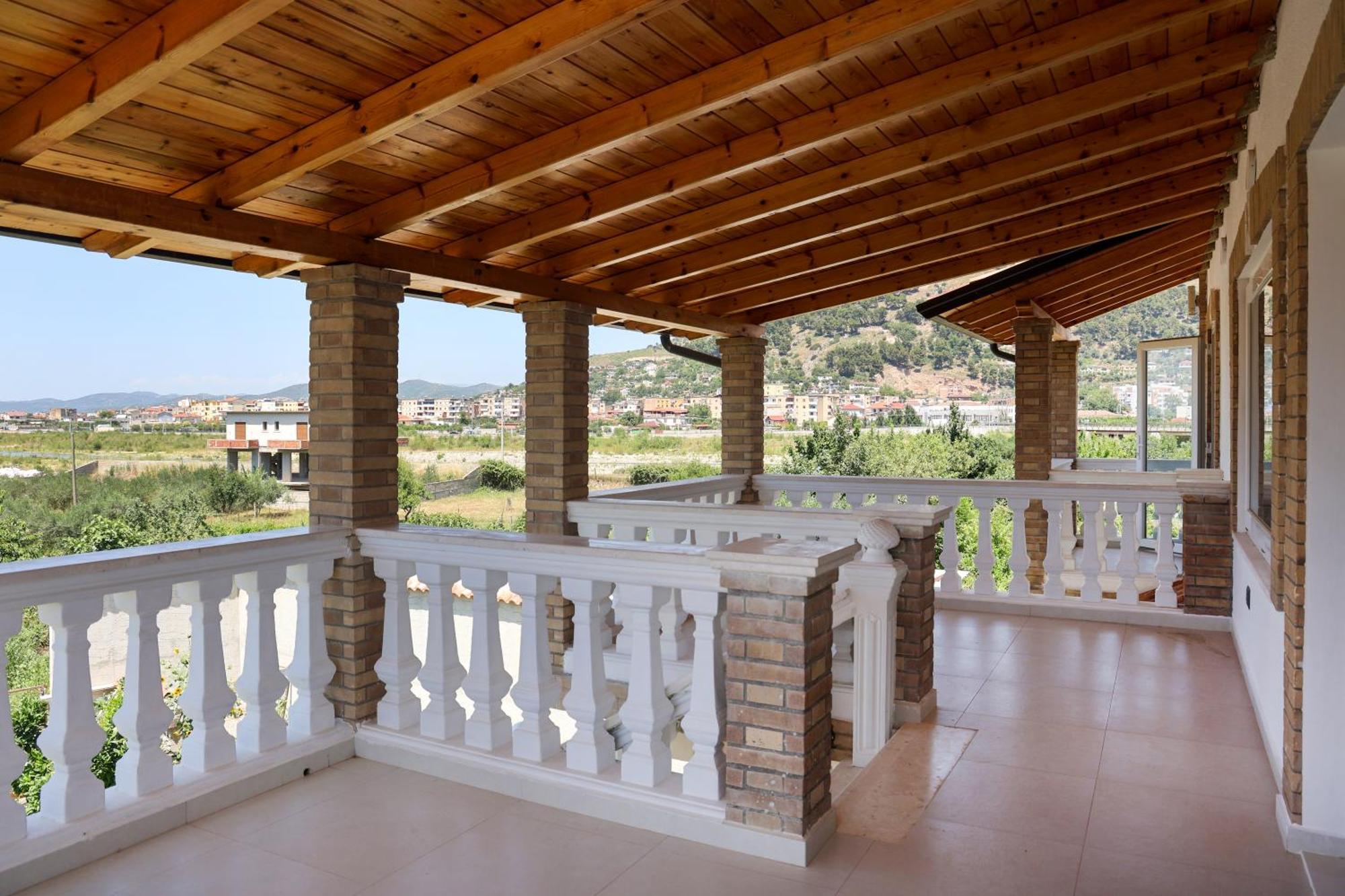 Villa Lejzo - Swimming Pool Berat Zewnętrze zdjęcie