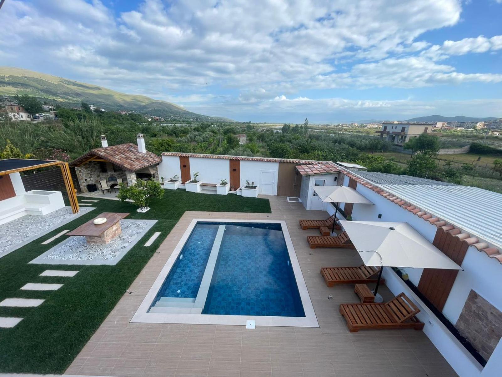 Villa Lejzo - Swimming Pool Berat Zewnętrze zdjęcie
